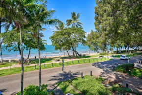 Absolute Beachfront 2 Bedroom Apartment Alassio Palm Cove